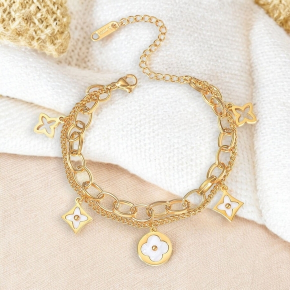 ποΈElegant 18K Gold Plated Geometric Charms Bracelet β Mother of Pearl Inlayβ¨ - Picture 11 of 11